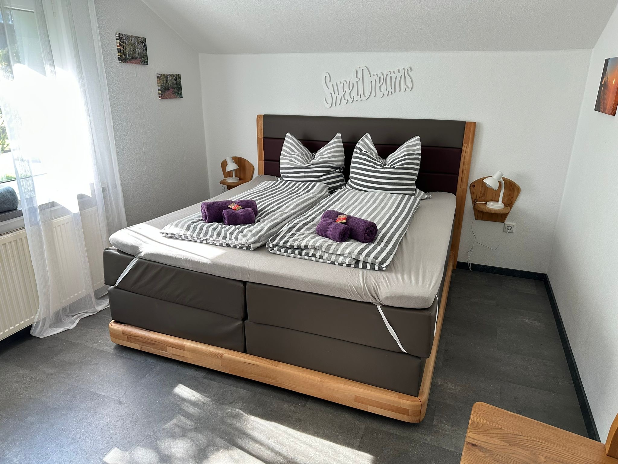 Schlafzimmer 1